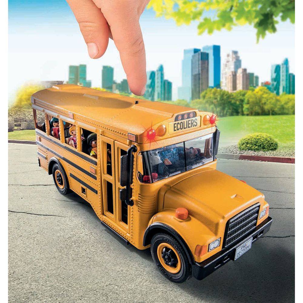 Alternative view of School Bus with Accessories and 4 Figures