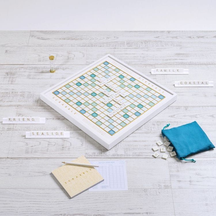 Alternative view of Scrabble Bianco Edition