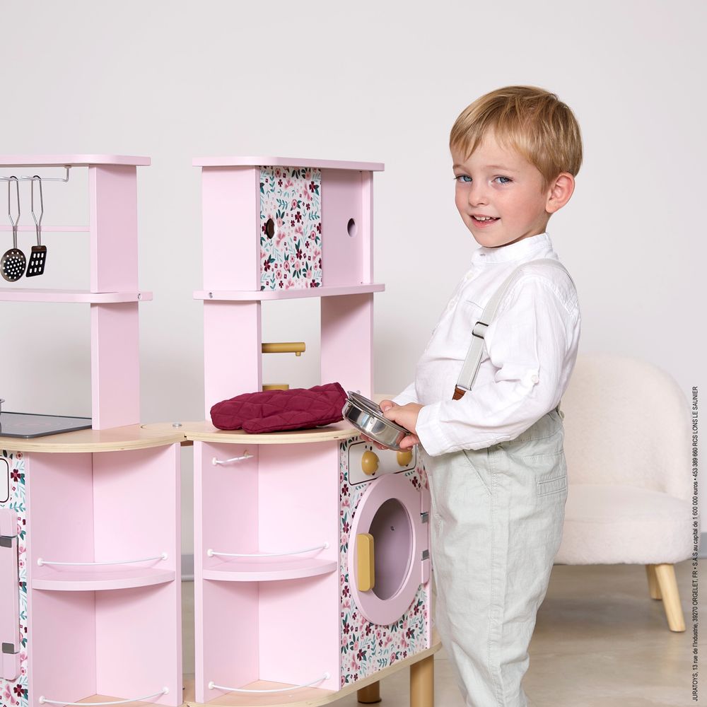 Alternative view of Twist Cooker Expanding Kitchen