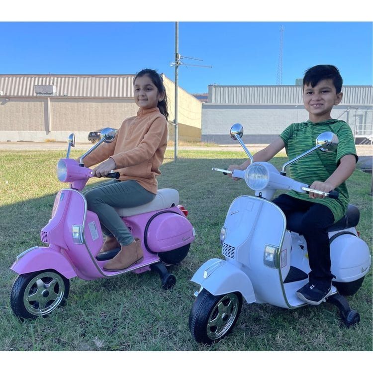 Vespa Scooter 12V White - Image 3
