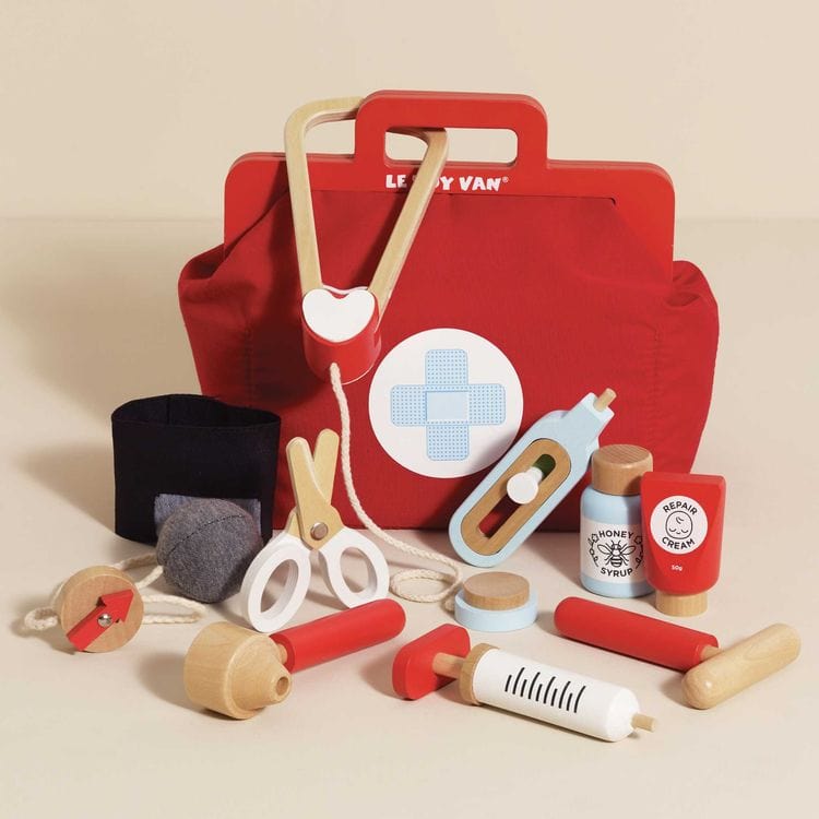 Vintage Doctor Roleplay Wooden Kit - 10 Piece - Image 4