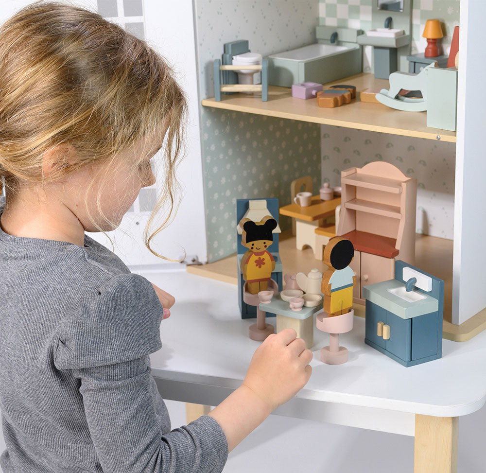 Alternative view of Willow Dollhouse