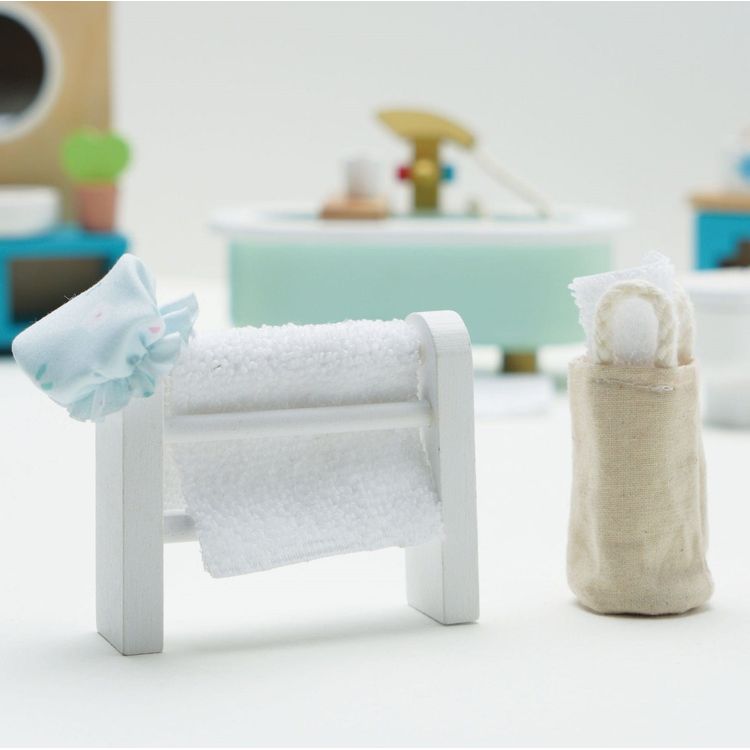 Wooden Dollhouse 19 Piece Bathroom Furniture Set - Image 4