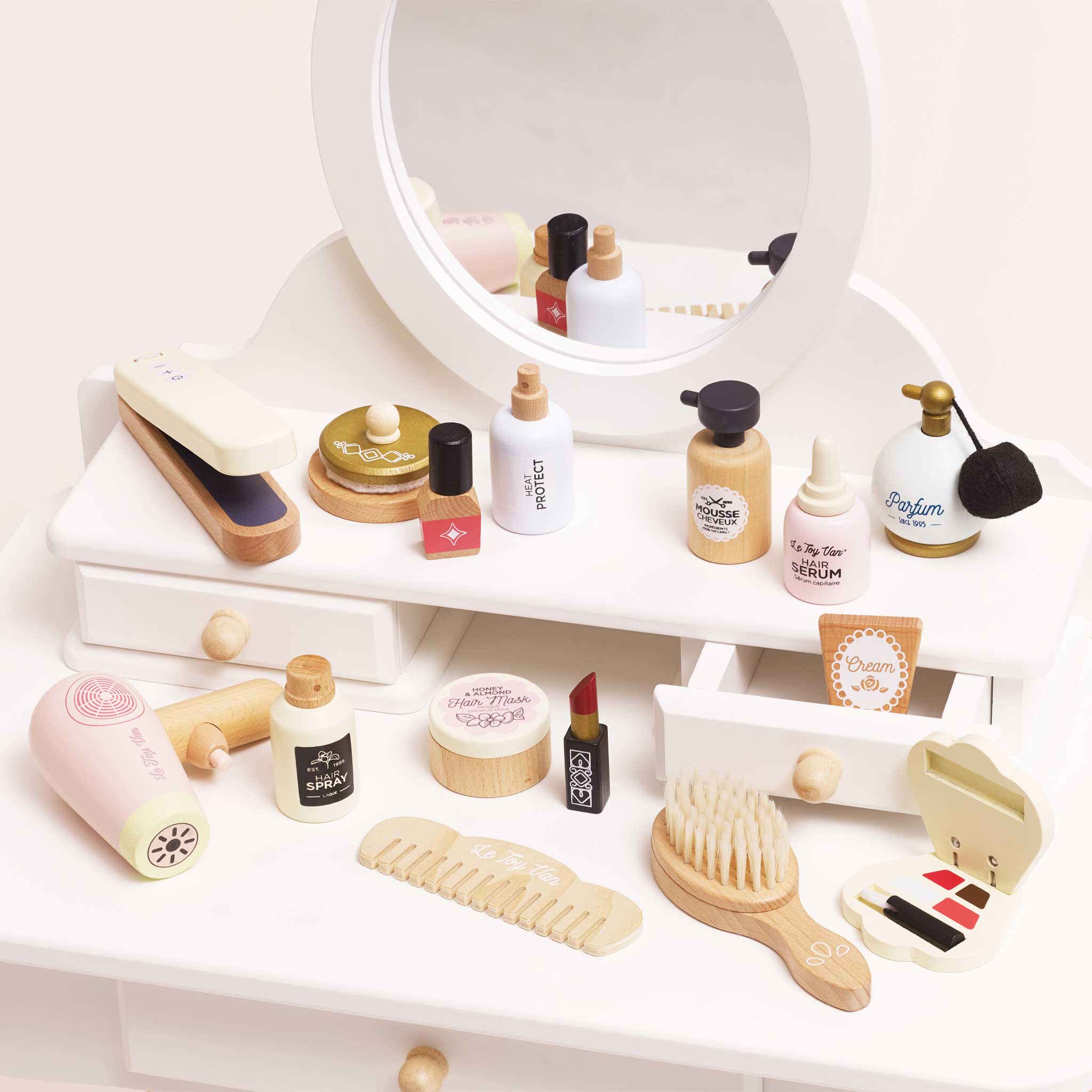 Wooden Hair Straighteners & Accessory Pretend Play Set - Image 8
