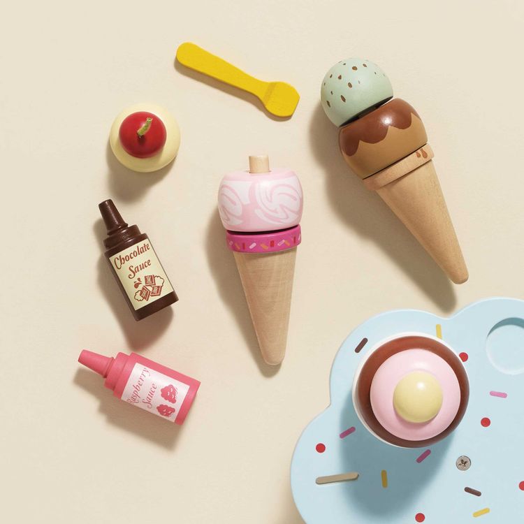 Wooden Ice Cream Stand & Toppings - Image 5