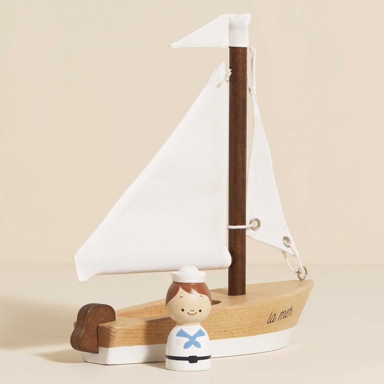 Alternative view of Wooden Sailing Boat & Captain