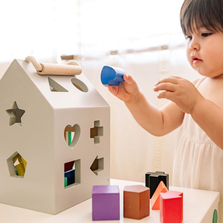 Alternative view of Wooden Shape Sorter