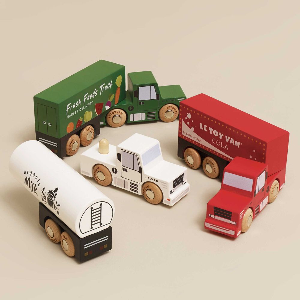 Alternative view of Wooden Trailer Truck Set